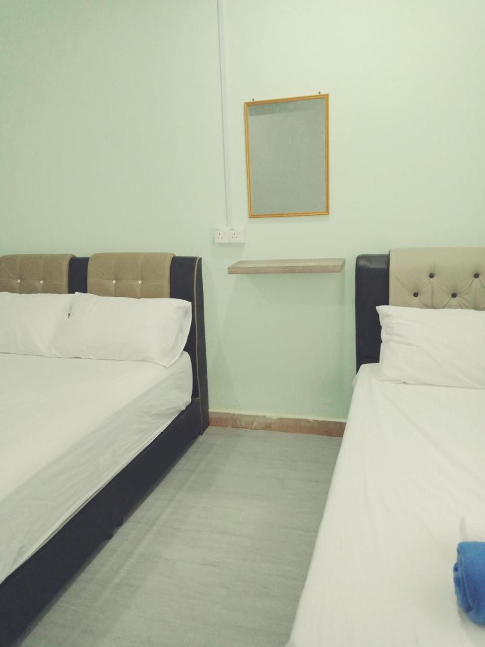 Iz Budget Kampung Kuala Besut ภายนอก รูปภาพ